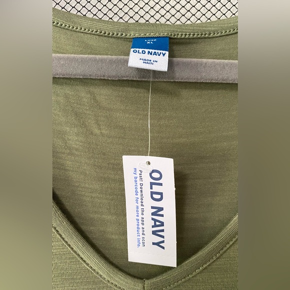 Old Navy Luxe Short Sleeved Top - Picture 2 of 3